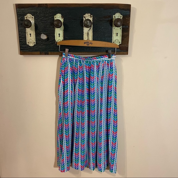 Vintage Evan Picone Multicolour Chevron Pattern Pleated Skirt Size 8 - Picture 3 of 14